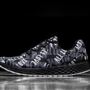 ** DO NOT BUY **ISO NOBULL ALL LOVE runners in women’s size 8!